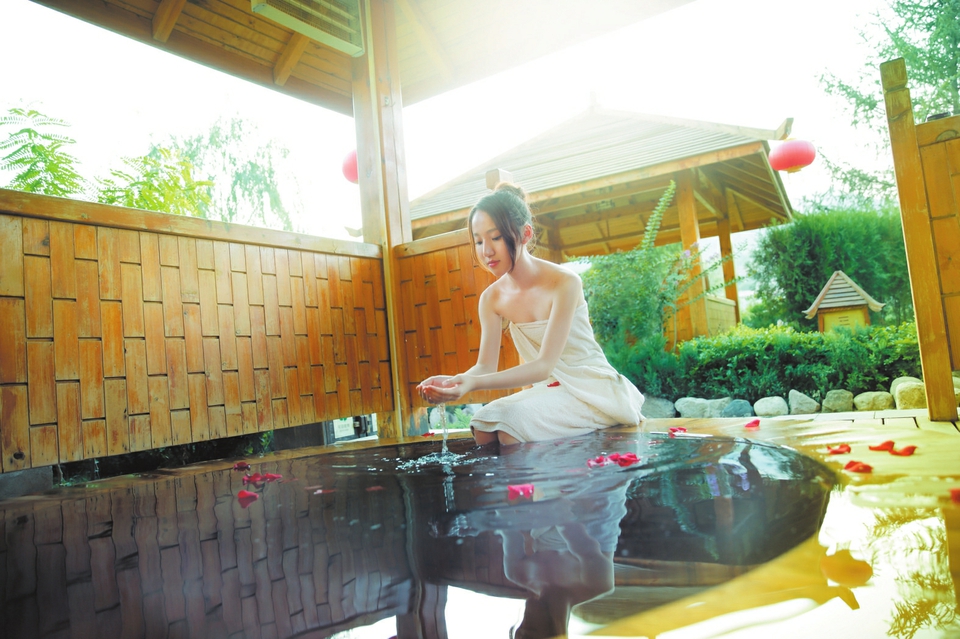 大汖古村故事情节视频,大汖温泉破毒