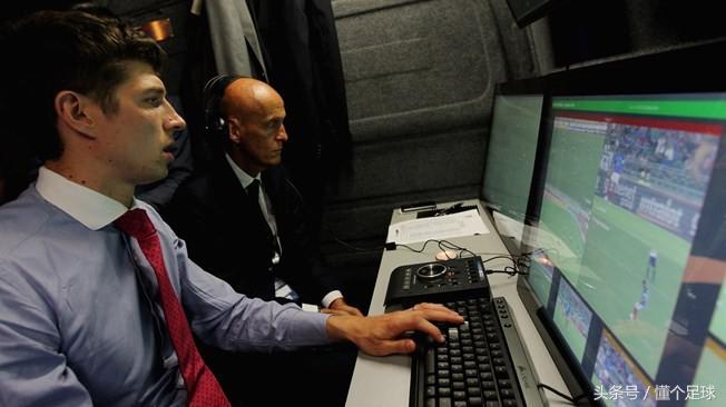 裁判瞎了眼出界,裁判退出