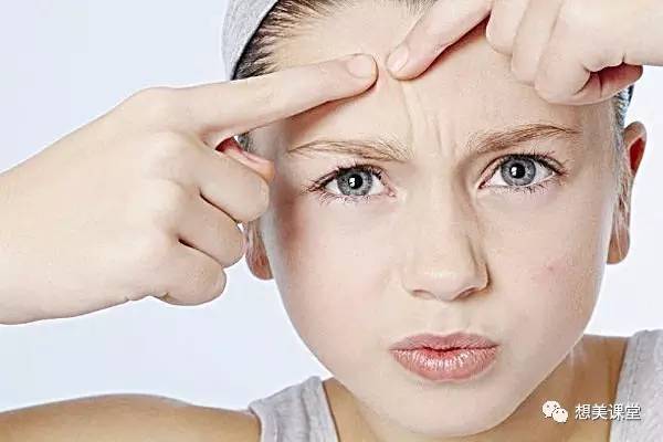 皮肤长痘不容易好,皮肤油长痘怎么解决