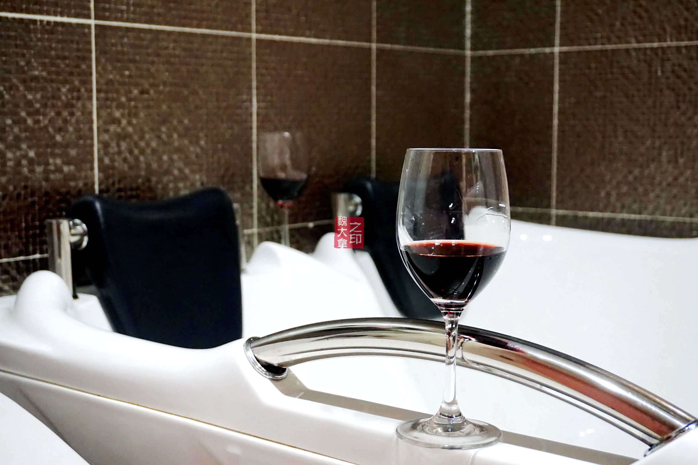 可以躺着看电影的酒店,附近电影主题酒店推荐