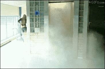 当你老婆发脾气的时候,当你老婆处处和你对着干