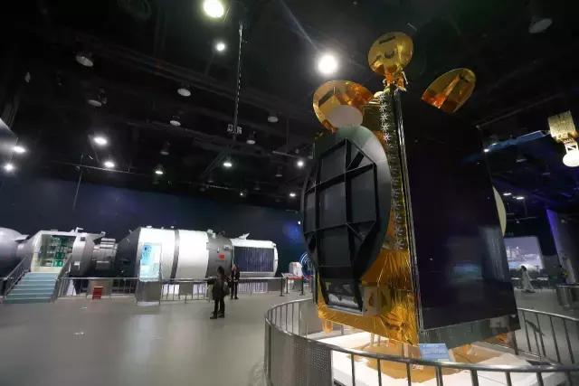 到中国科学技术馆“探索太空”吧！大人孩子都能玩儿~