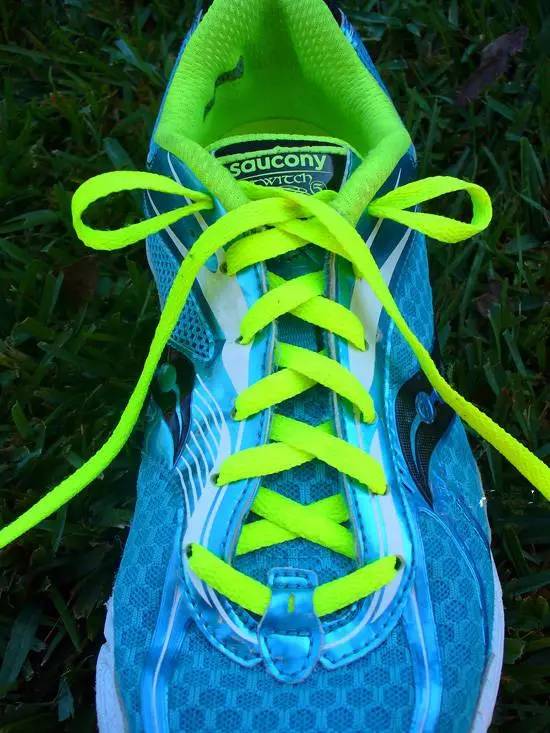 跑步怎样系鞋带才能更贴脚,跑步时怎样系鞋带不容易散开