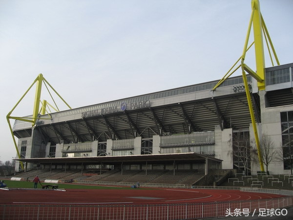 一起看世界足球,一起来看流星雨足球场