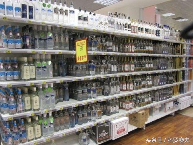 美国军人误将防冻剂当酒喝,俄军喝防冻液