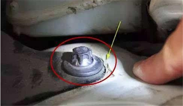 女子花25万买二手奔驰后续,女子花85万买二手奔驰车后续