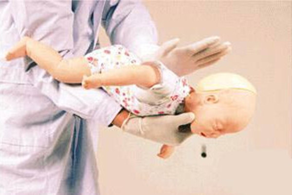 宝宝呛着急救办法,宝宝吃得太快呛到怎么办