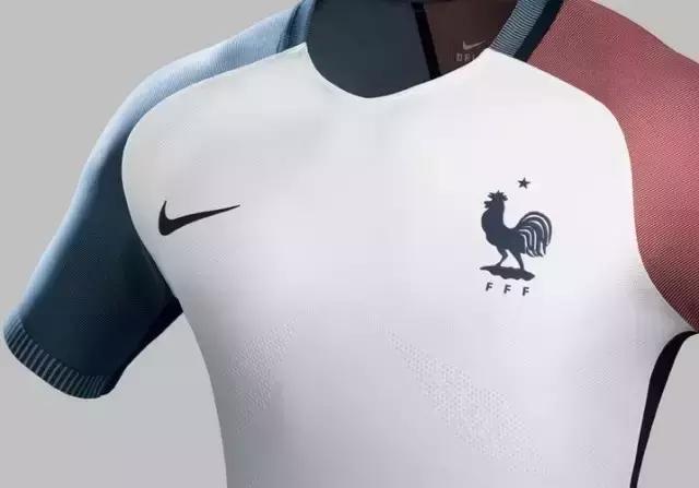 球衣颜色冲突怎么办？就没见过这么“随便”的解决方案！