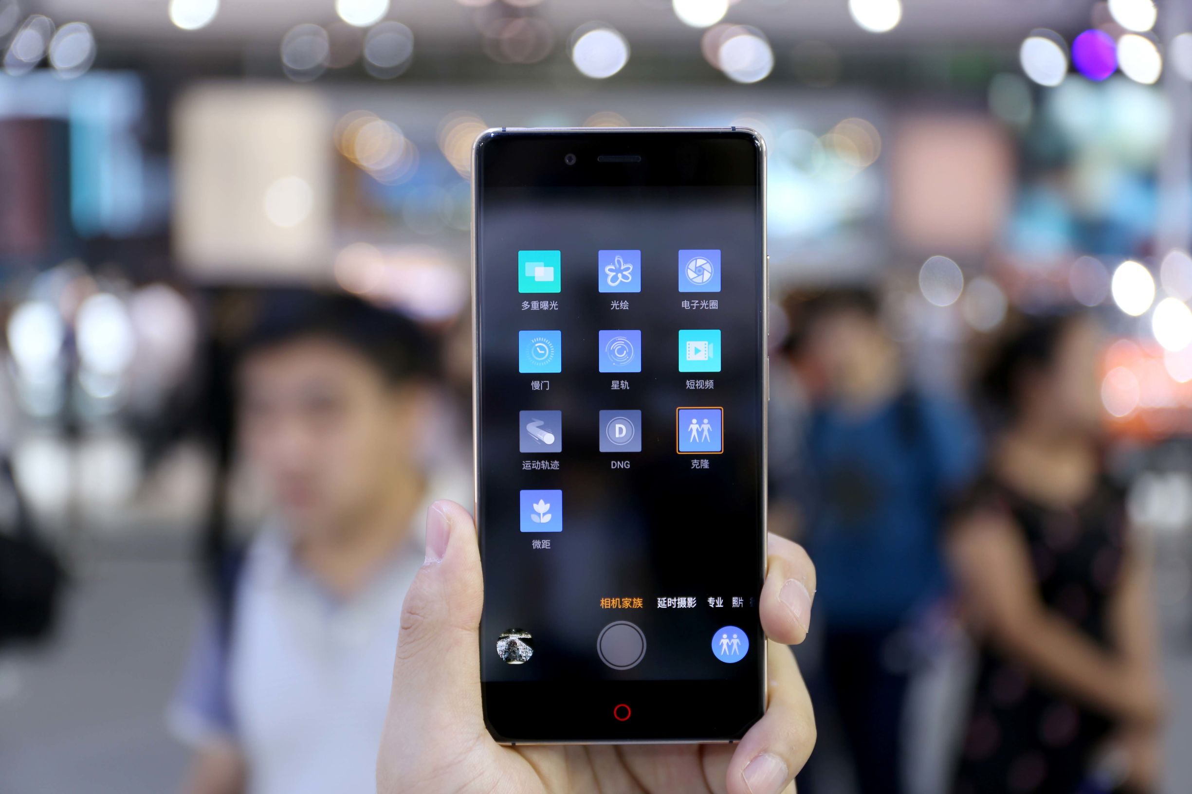 还记得自己第一部手机吗,还记得第一款5g手机吗