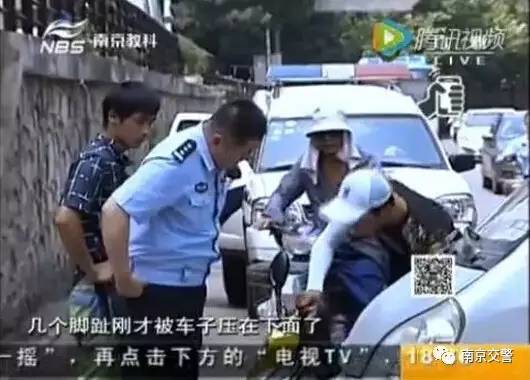 「一路有你」爷爷哄孙子，教2岁孩子在马路上开叉车……婚礼上的超豪华车队没接新娘去了哪里？