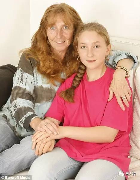 她体内有12种人格，每个人格都是绘画天才