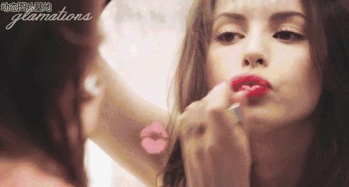 一年服下那么多唇膏，老板麻烦给我来根能吃的！