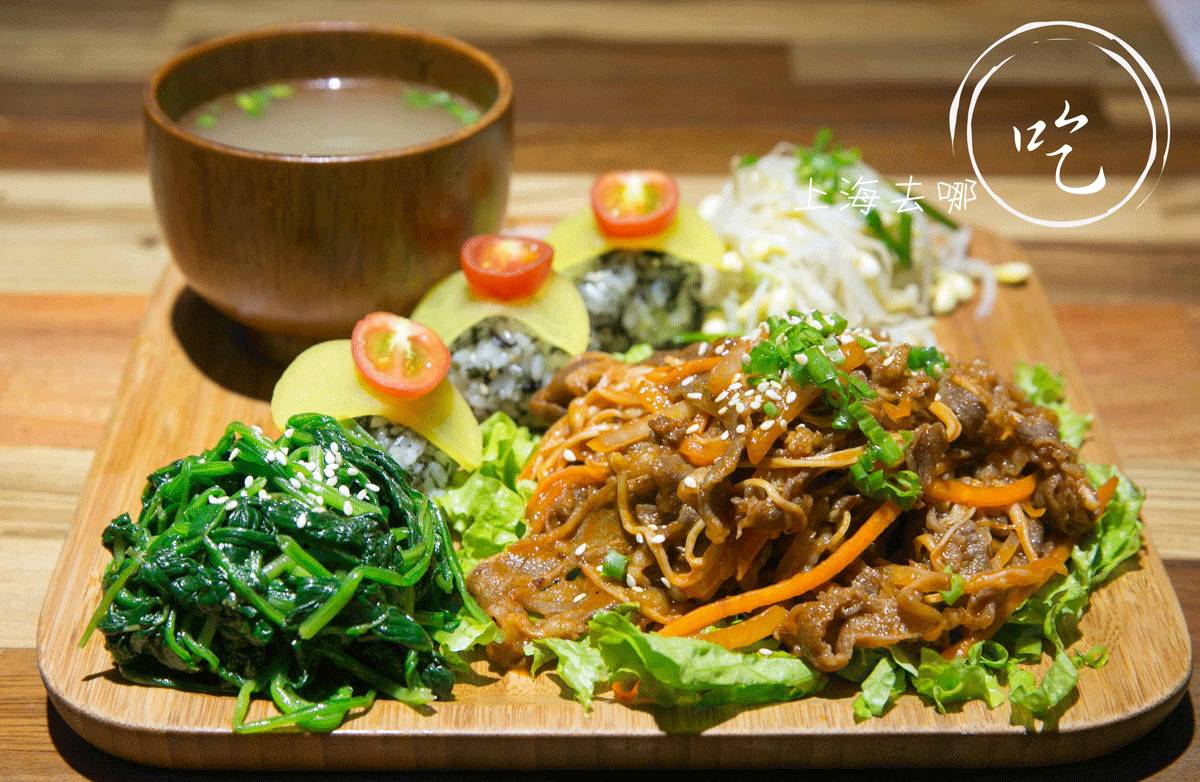 魔都这家店有一只“浴火焚身”的韩国鸡，一群人竟然抢着去滚菜单！