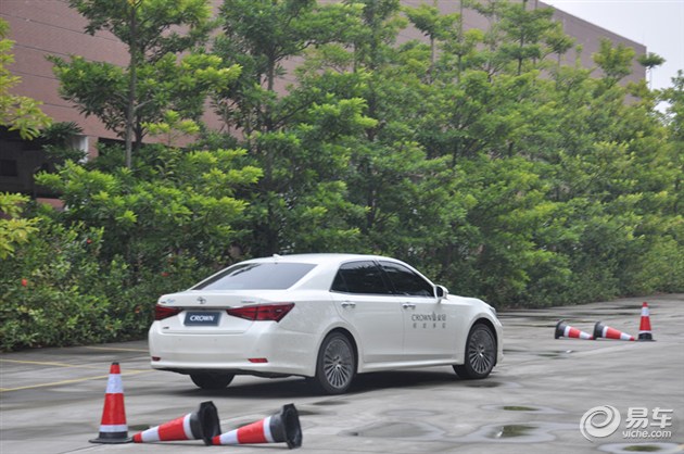 山东国际会展中心车展一汽丰田,一汽丰田皇冠预约试驾