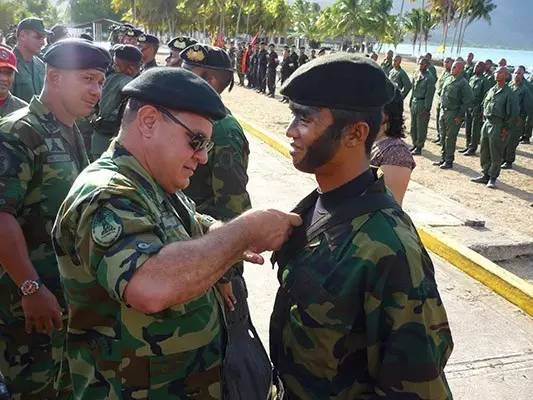 国外达人秀唱悲惨世界感动全场,外国达人秀演绎孤独