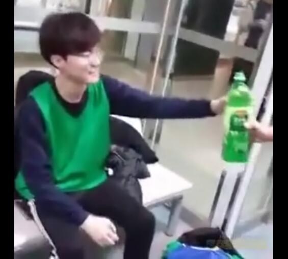 鐡滅毊faker鎼炵瑧闆嗛敠,鐡滅毊faker