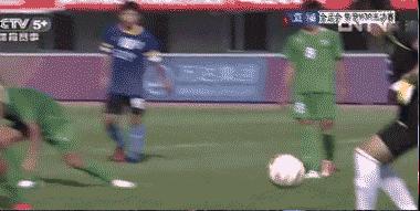 上帝夺走了我的挚爱,即使贫穷也挡不住我对足球的热爱