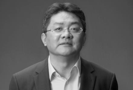 美女足球记者被砸,美女足球记者被球砸