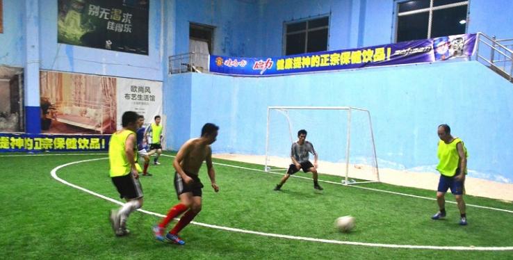 5个动作练足球,五人制足球怎么踢好