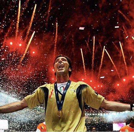 42岁布冯重回尤文图斯,布冯几次世界杯