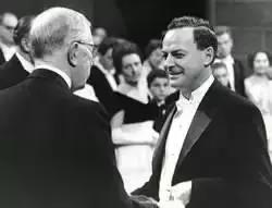 谢耳朵只服他一个，又玩原*弹子**又是办画展