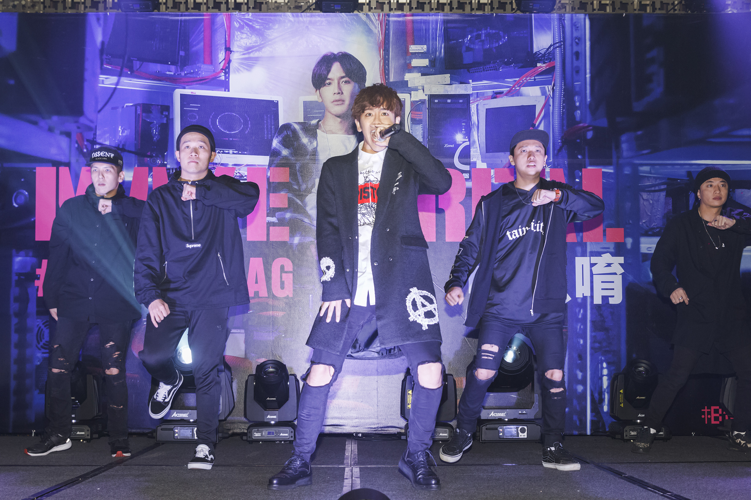 “全能型魔电新声”鼓鼓好人缘演艺圈众好友献“声”力挺