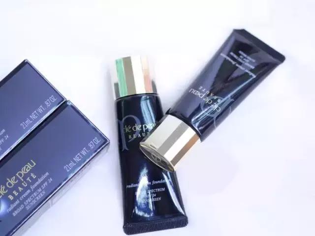 教你正确挑选和使用底妆产品,手把手教你们正确选择粉底色号