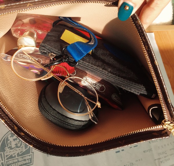 时尚又便利：小手包里的大世界~