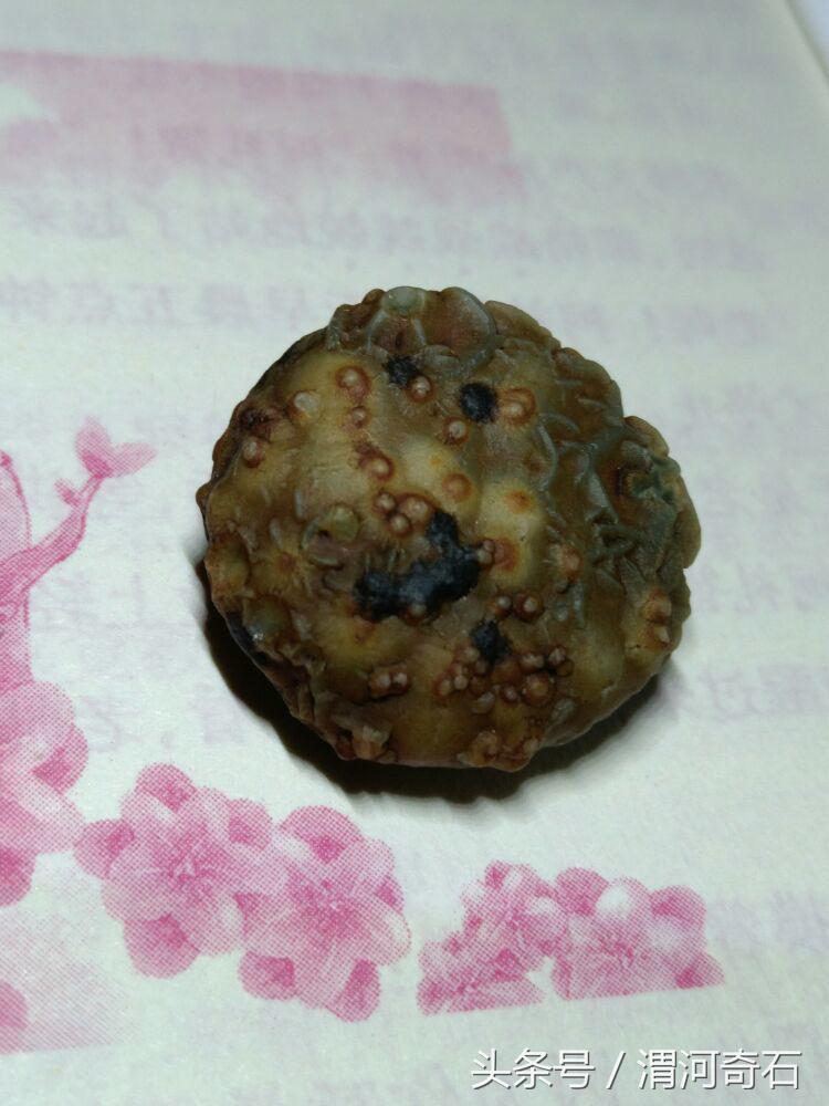 戈壁玛瑙温润如玉,心脏型戈壁玛瑙