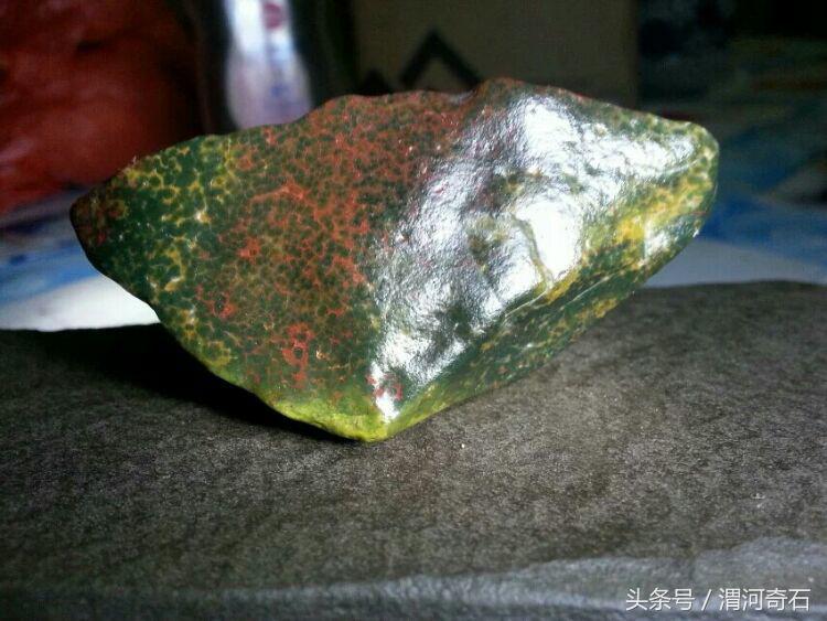 戈壁玛瑙温润如玉,心脏型戈壁玛瑙