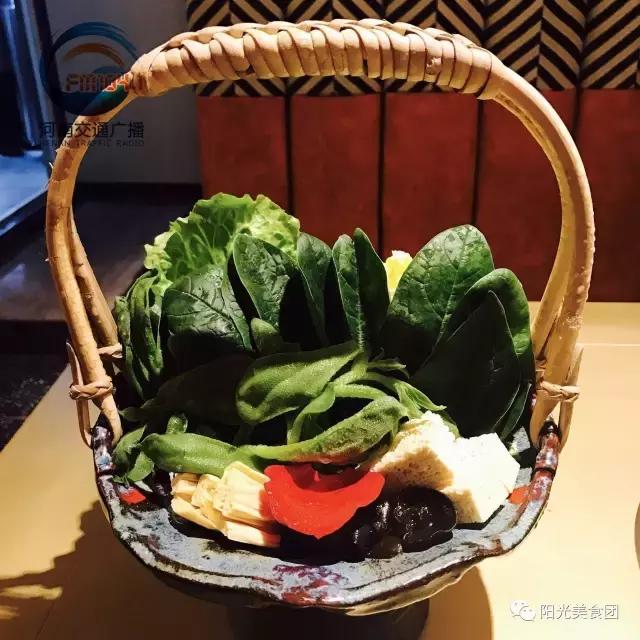 豆捞坊郑州国贸店,豆捞坊国贸牛肉丸火锅