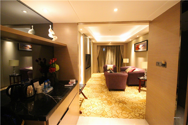 白云机场附近有什么酒店,在白云机场6个小时去哪里