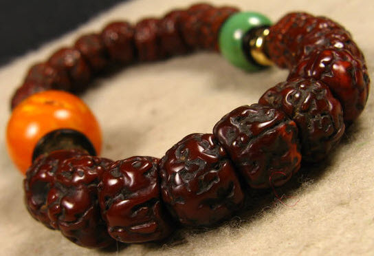 金刚为啥越玩裂缝越多,金刚总是开裂