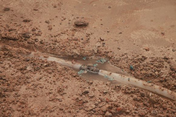 地暖漏了找谁修,地暖出了问题怎么修