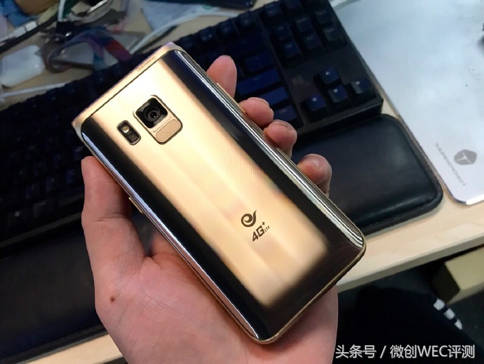 三星w2017现在还值得入手吗,三星w2017和w2017+的区别