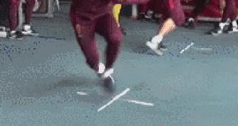 随时随地的步法练习从此再也不用担心没有场地和器材