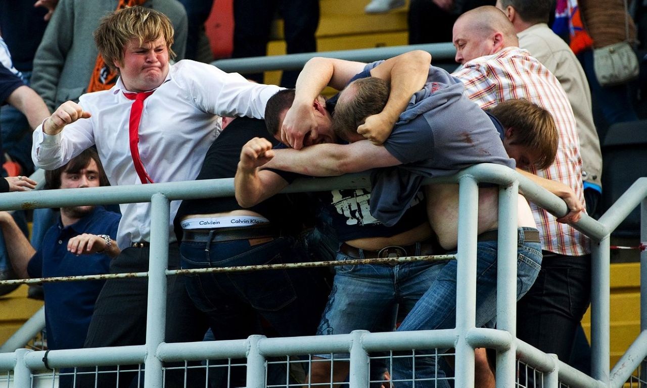 足球流氓英国,英国足球流氓被俄罗斯揍