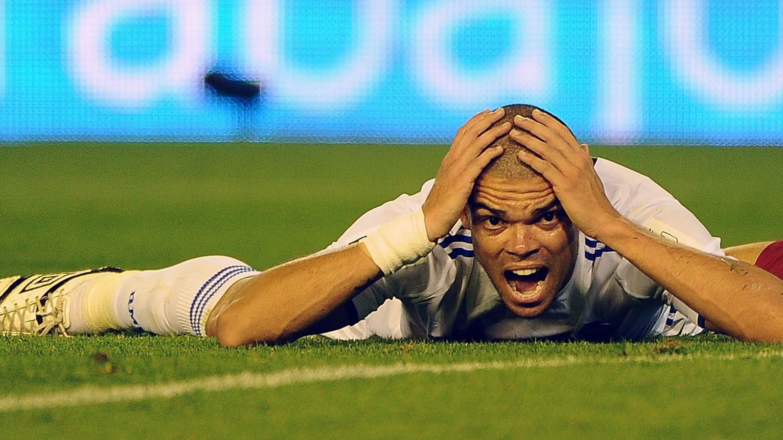 世界足坛十大恶人排名,足坛史上五大恶人