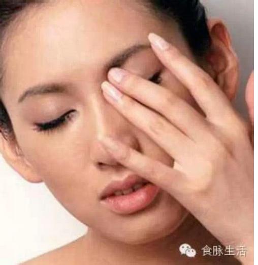 上班族眼睛干涩劳累吃什么水果,眼睛劳累最怕三种水果