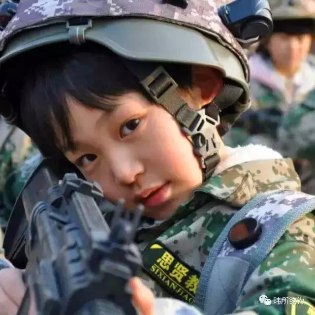 巴厘岛电影节再走红陈坦锐成“小小翻译官”