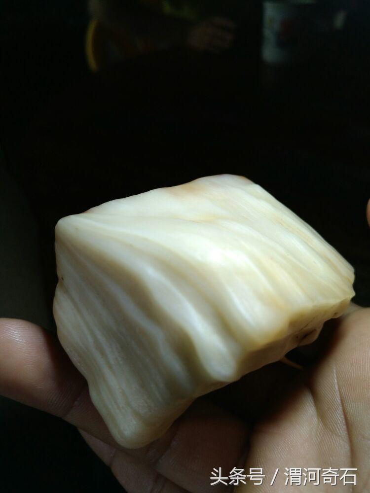 戈壁玛瑙温润如玉,心脏型戈壁玛瑙