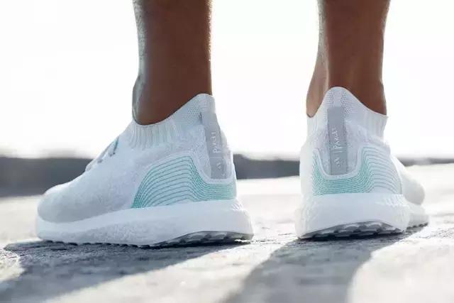 2016最贵跑鞋盘点｜这9双跑鞋，你能买得起哪双？