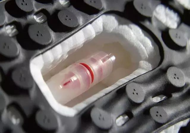 2016最贵跑鞋盘点｜这9双跑鞋，你能买得起哪双？