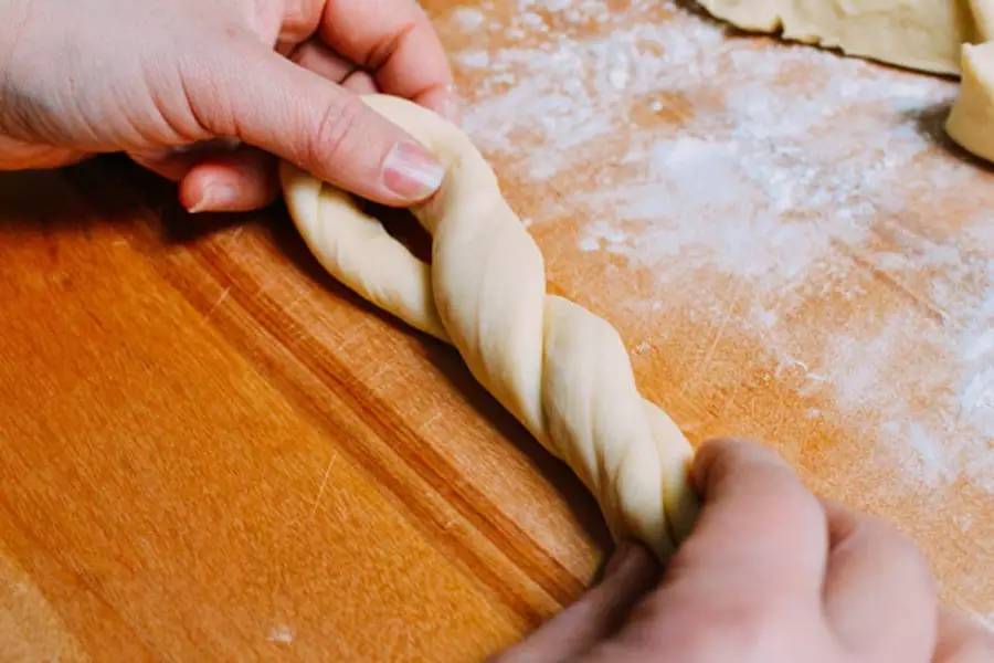 牛奶和酸奶哪个保护胃黏膜,纯牛奶和酸奶保护胃黏膜