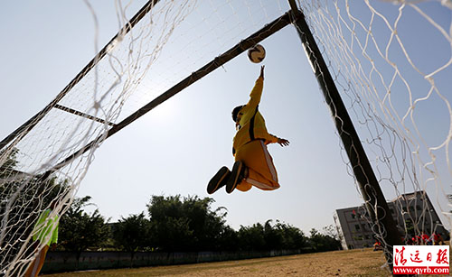 骞夸笢娓呰繙瓒崇悆璧涗簨,瓒崇悆澶у挅缁勫洟鏉ヤ簡