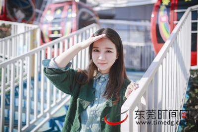 东莞大眼妹子爱看球爱爬山也爱成熟稳重男