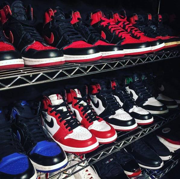 aj1现在哪双鞋值得入手,aj1两双不同配色一脚穿一只