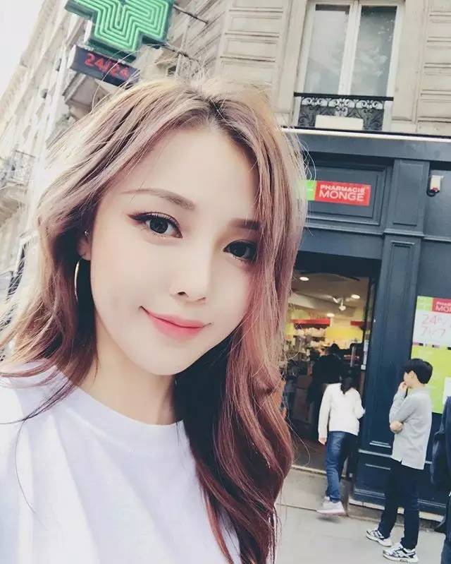 你和时尚的距离就差一把剪刀,你和博主的差距