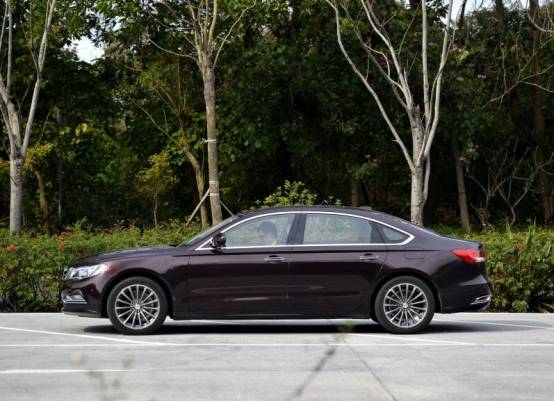 试驾众泰t700自动尊贵,众泰z700手动测评