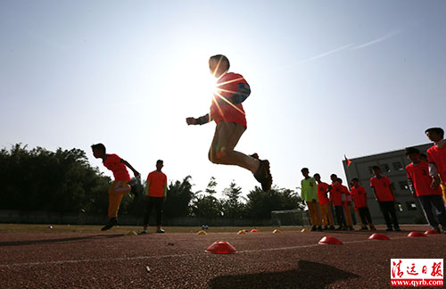 骞夸笢娓呰繙瓒崇悆璧涗簨,瓒崇悆澶у挅缁勫洟鏉ヤ簡